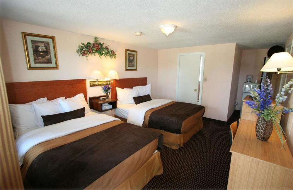 Campbellford River Inn Экстерьер фото