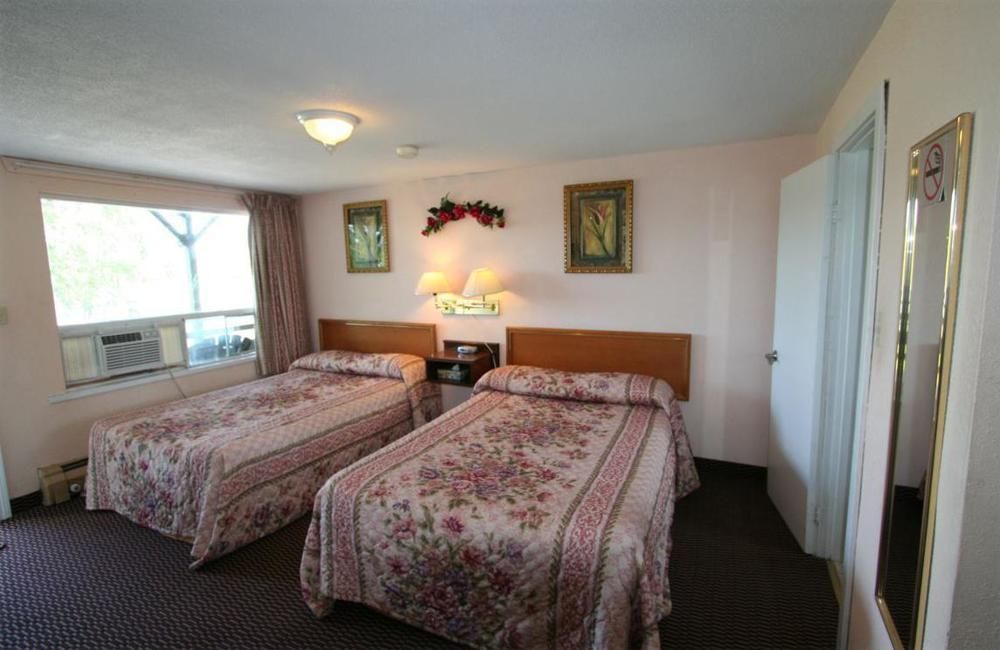 Campbellford River Inn Экстерьер фото