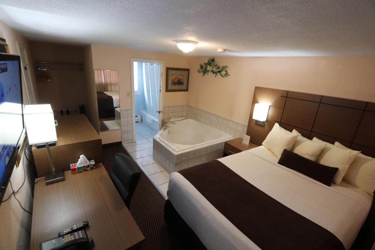 Campbellford River Inn Экстерьер фото